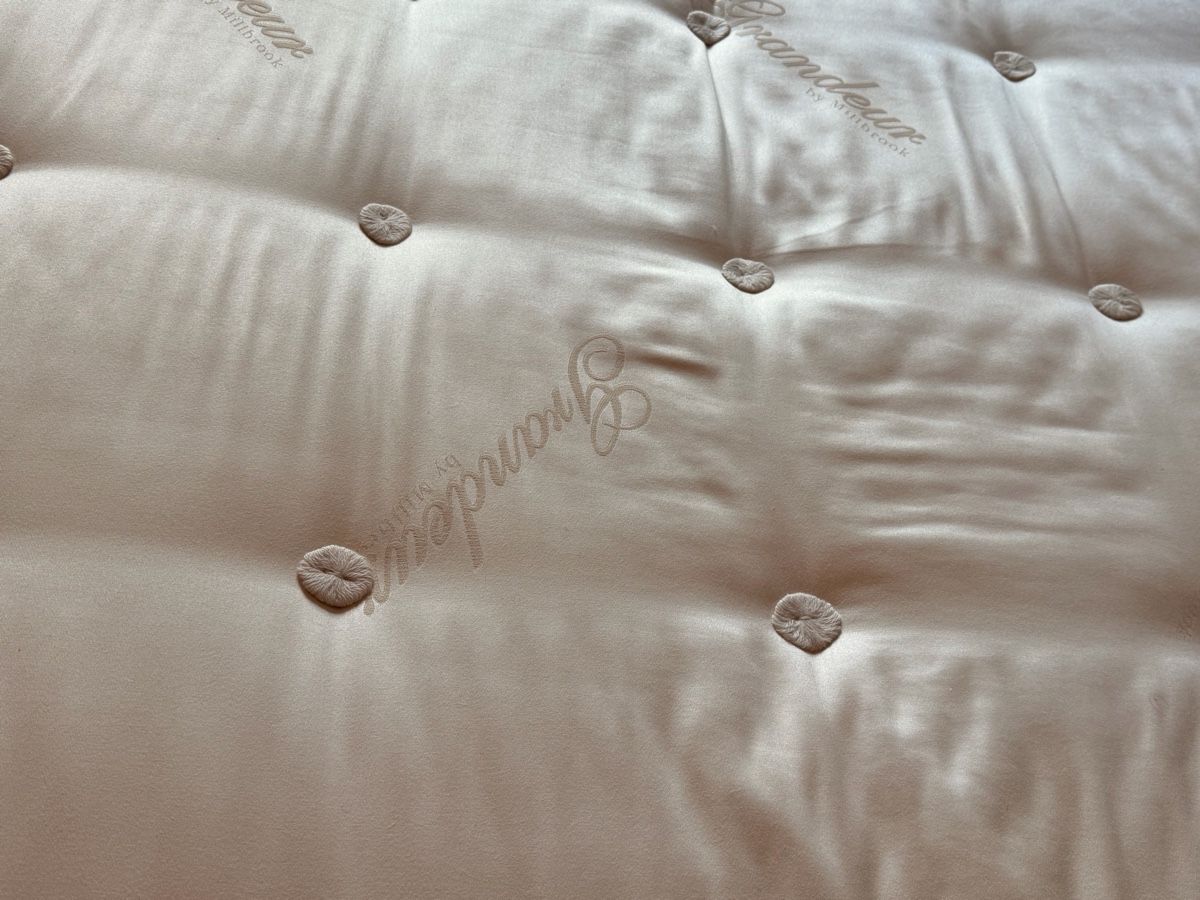 Betten: Millbrook Splendor Collection Bett + Boxspring – Gebraucht aus Zürich von ale_n9rp 5