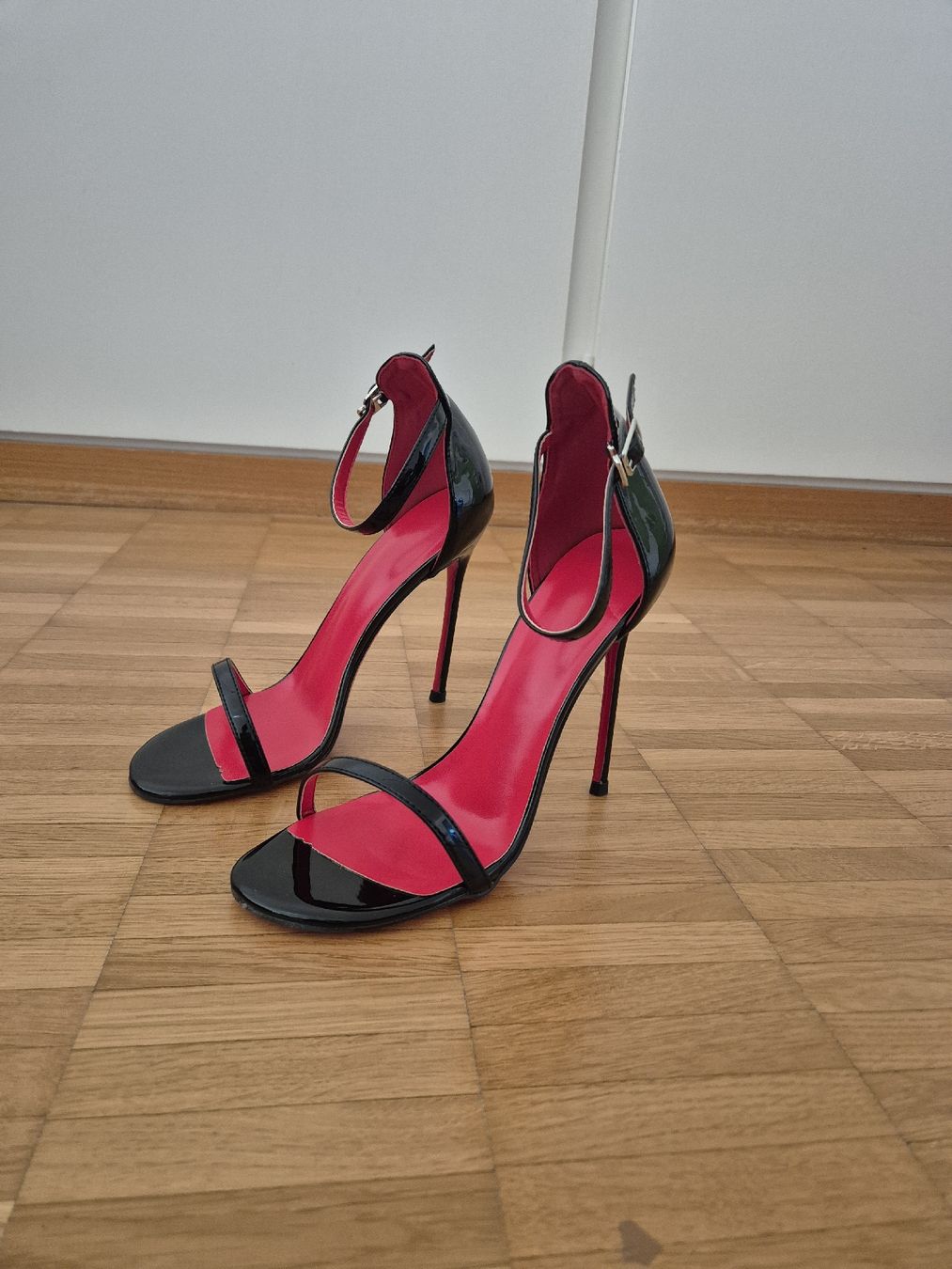 Scarpe da donna: High Heels / Sandalette – Nuovo (secondo la descrizione) da Jegenstorf venduto da Crusty7