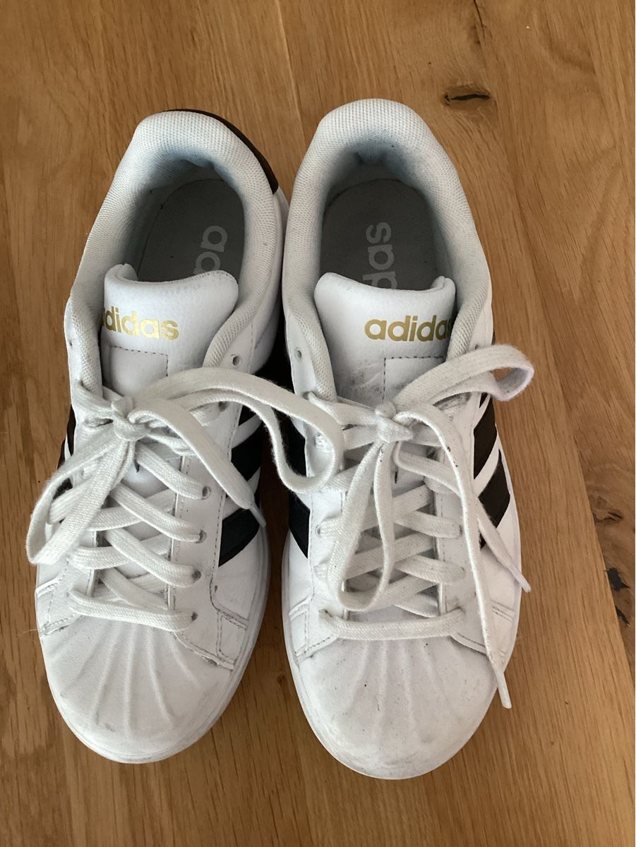 Adidas Damenschuhe: Adidas Sneaker – Neu (gemäss Beschreibung) aus Buchrain von bac_2rqm