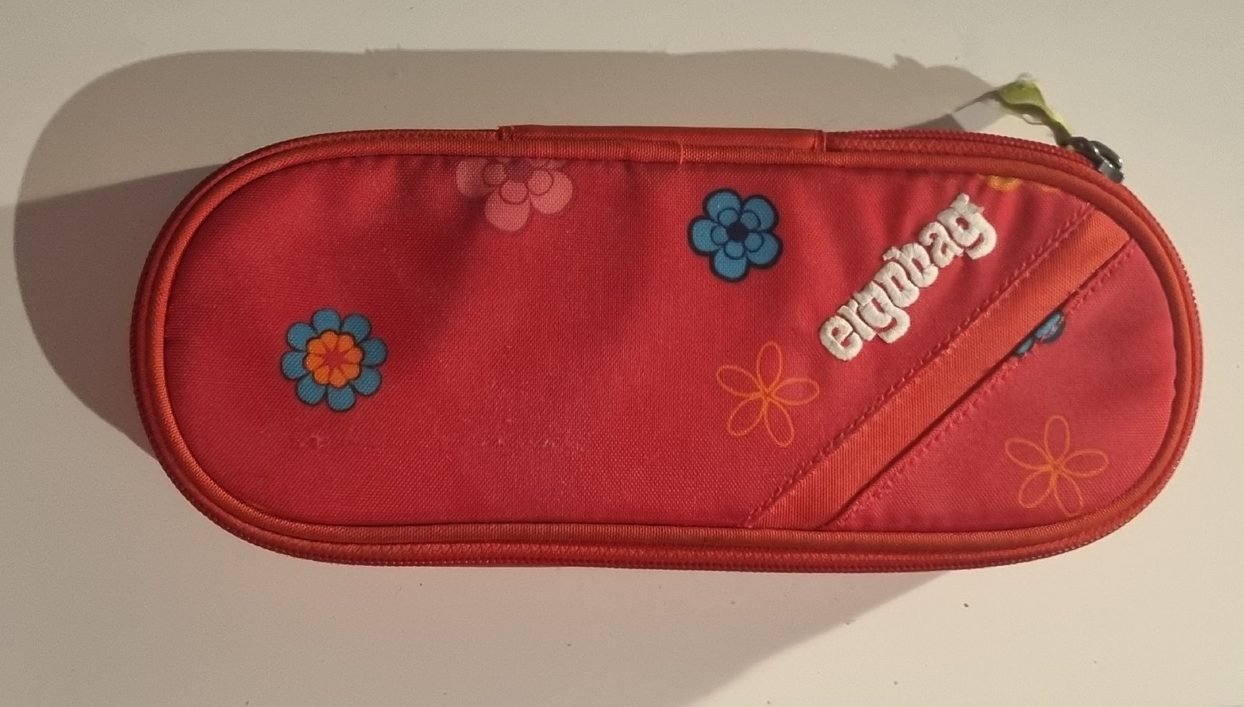 Ergobag Kindertaschen: Ergobag Schulranzen mit Turnsack, Etuis und Accessoires – Gebraucht aus Bern von nagybaly 4