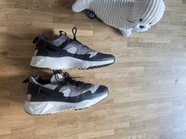 Nike Huarache, grises et noires, taille 44 - 