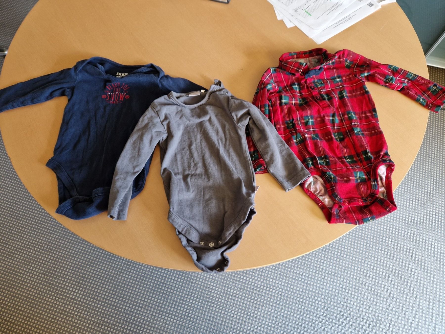 Falke Lotti & Set di vestiti: Lot de 3 bodys manches longues, taille 74 – Usato da Goumoens-la-Ville venduto da cfaIII