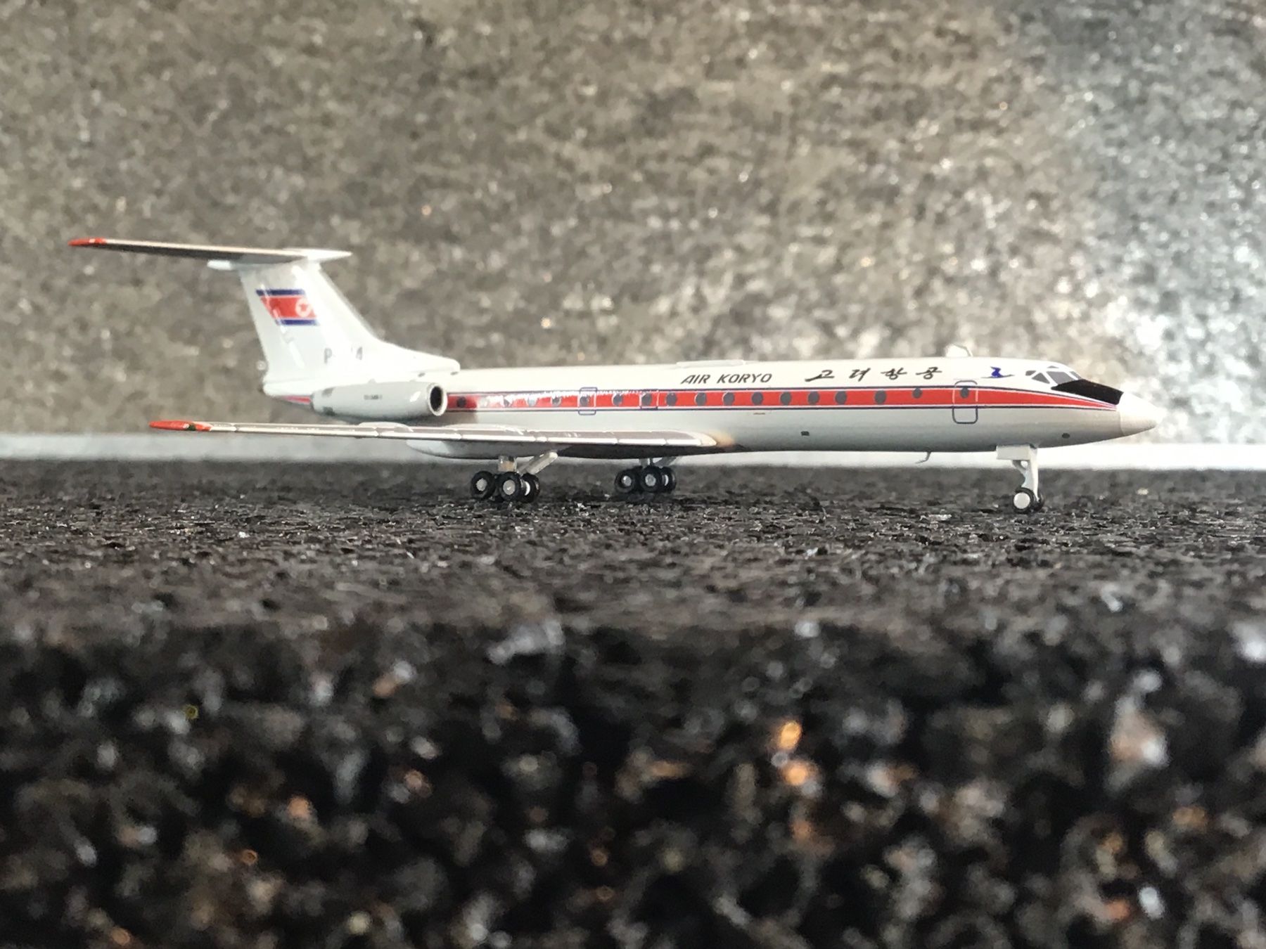 Kit di modellismo & Modellini statici: AIR KORYO PANDA MODEL 1:400-TU-134 – Usato da Männedorf venduto da Spezial-Modelle 1