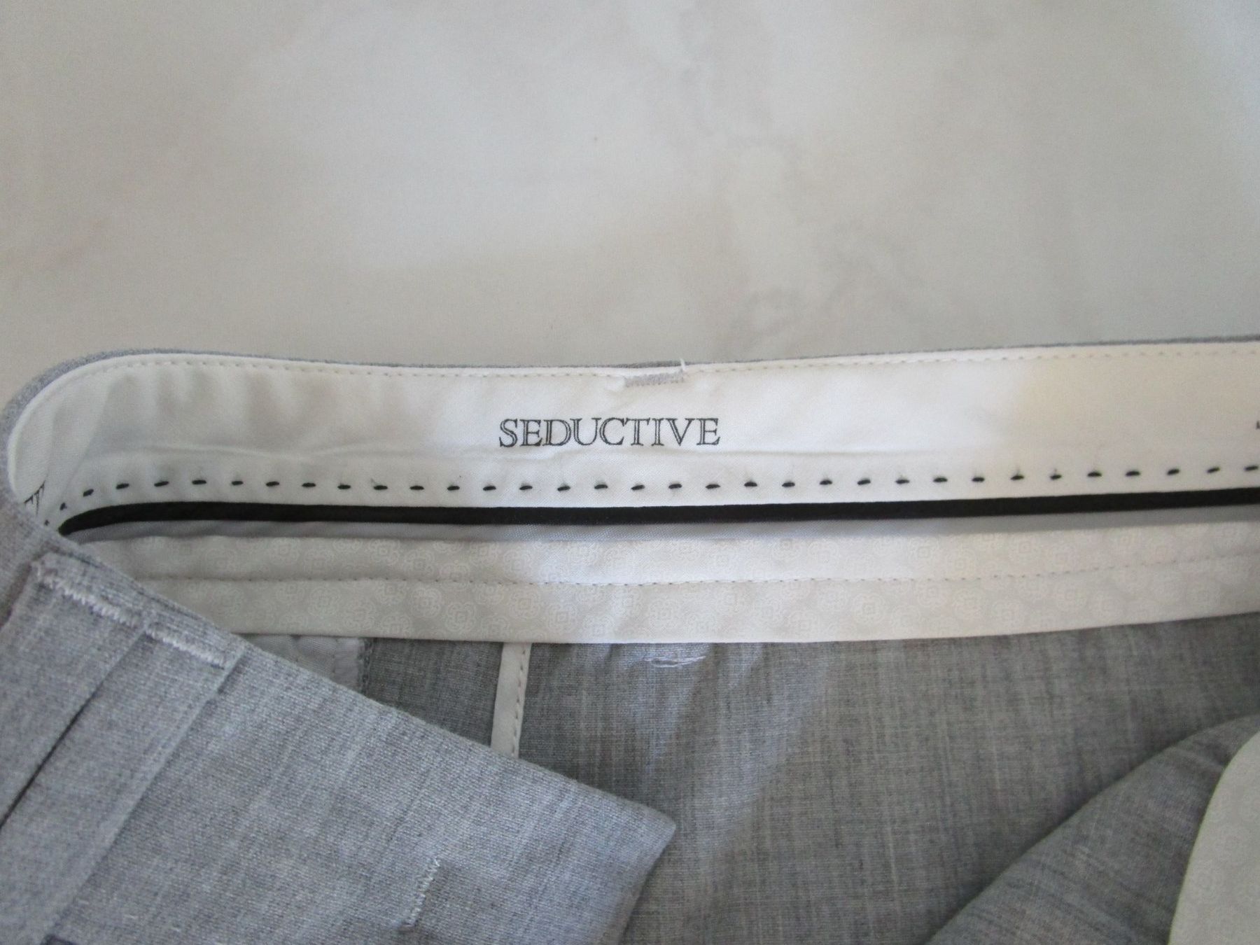 Hosen: Hose Seductive Gr. 36 – Gebraucht aus Volketswil von Globine100 4