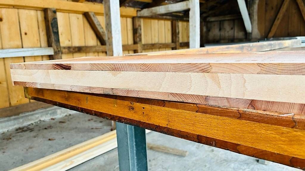Banchi da lavoro: Werktisch LISTA, massive Werkplatte – Usato da Mühleberg venduto da Dejoeu 2