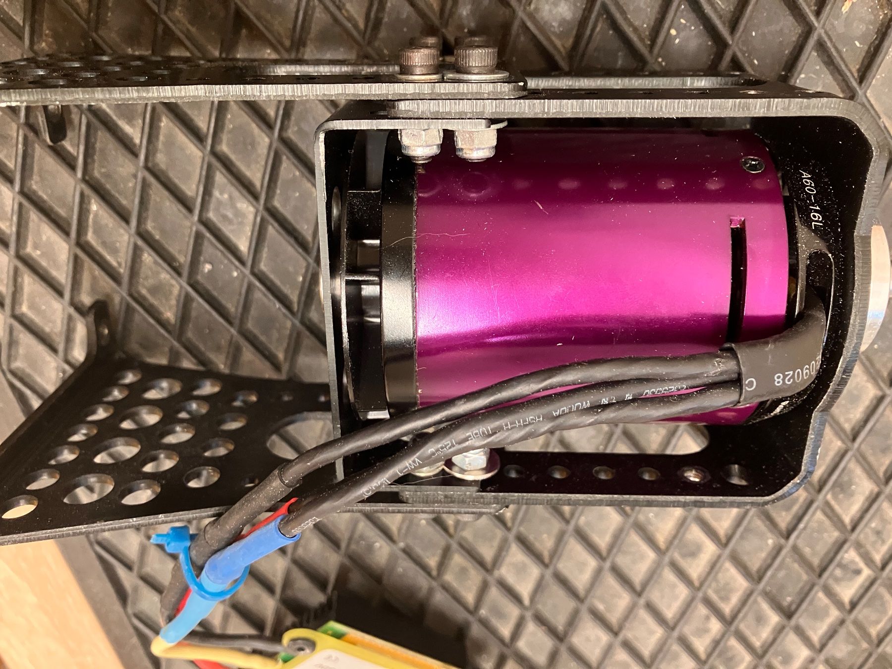 Hacker Motoren: Hacker Elektromotoren – Neu (gemäss Beschreibung) aus Mühledorf SO von Huetzer 1