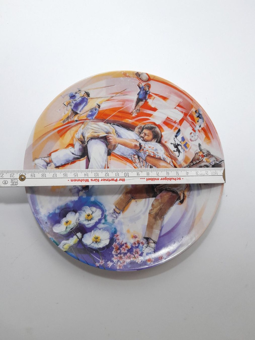 Assiettes: Von Thomas Sutter signierter Sammler Teller "Anschwinget" – D'occasion à Männedorf par Bel-view 1