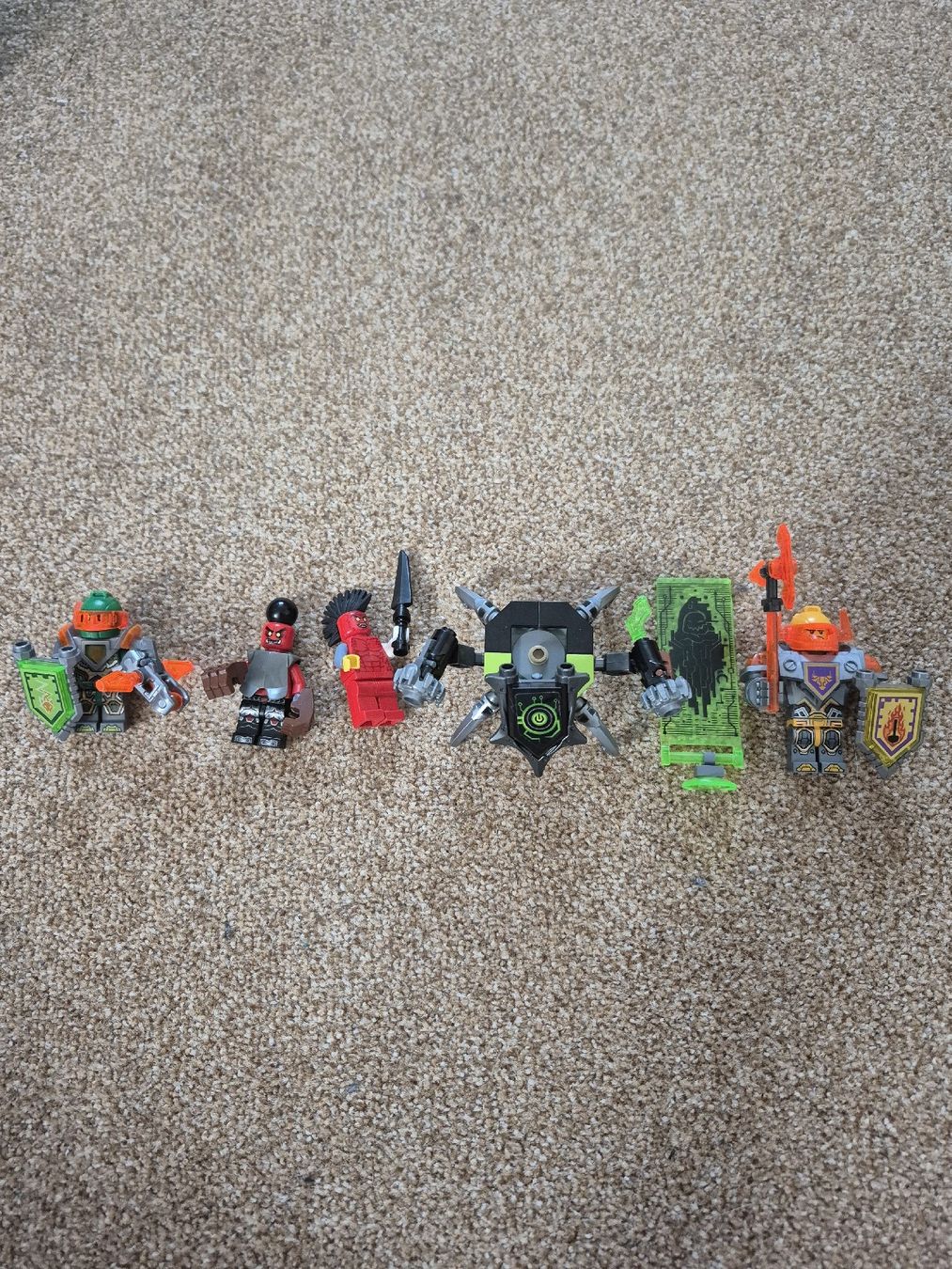 Lego Giocattoli: Lego Nexo Knights Figuren – Nuovo (secondo la descrizione) da Bischofszell venduto da TiKru
