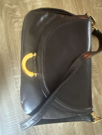 Sac à main en cuir marron avec détails dorés occasion