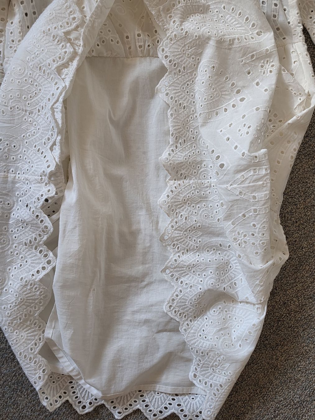 Robes: WHITE LABEL SPITZENKLEID GR.36 ECRU – D'occasion à Adlikon par jahr01 6