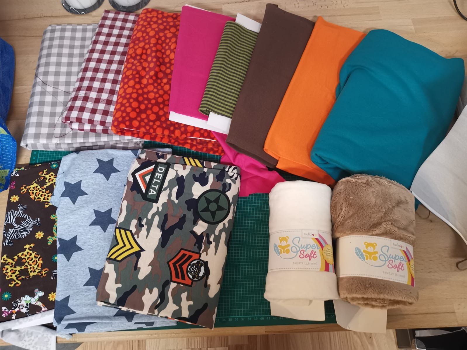 Tessuti: Grosses Stoffpaket – Nuovo (secondo la descrizione) da Kaltbrunn venduto da Chantal2 1