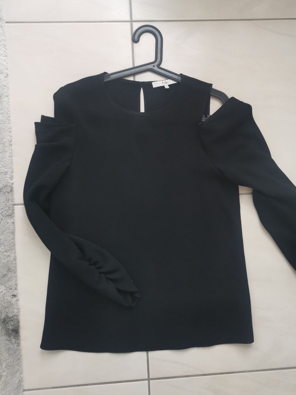 Camicette: Tibi Bluse schwarz Gr 2,passt 36 – Usato da Fehraltorf venduto da freeform2020 2