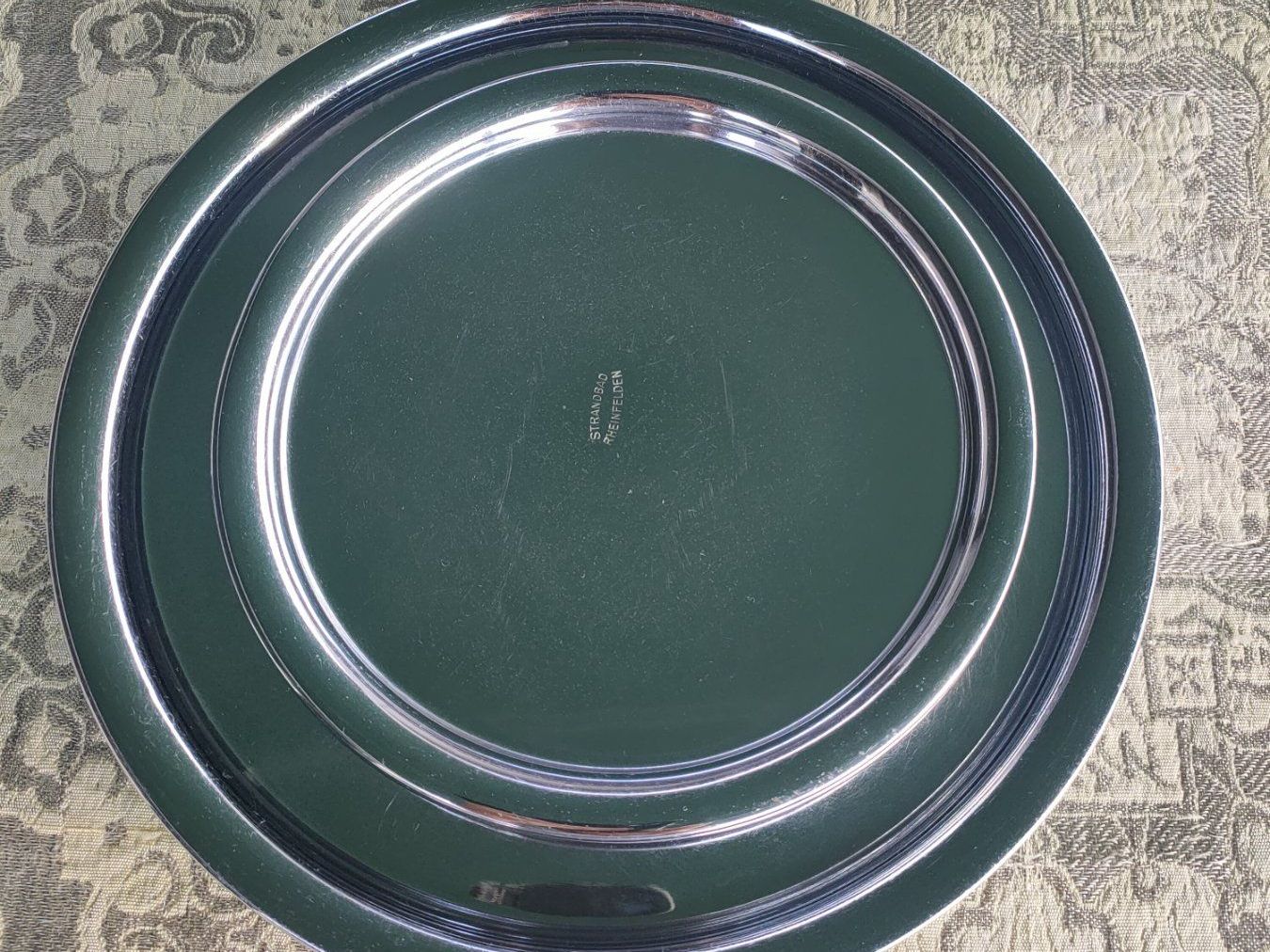 Servierplatten: 6er Set Silber Tabletts Serviertabletts Ø ca. 21cm /28.5cm – Gebraucht aus Gipf-Oberfrick von minini