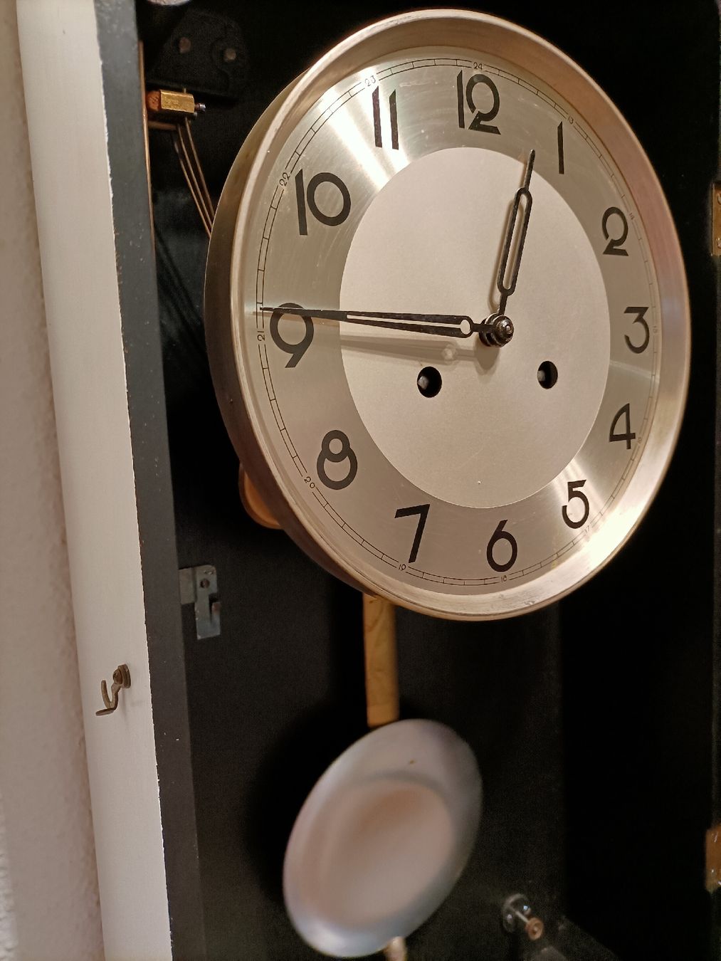 Uhren: Schöne alte Wohnzimmer Uhr – Gebraucht aus Stansstad von Falcon-Crest 1