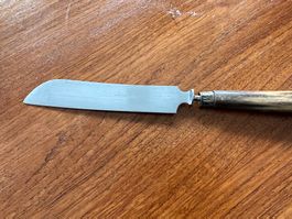 Grosses Messer mit Horngriff rostfrei