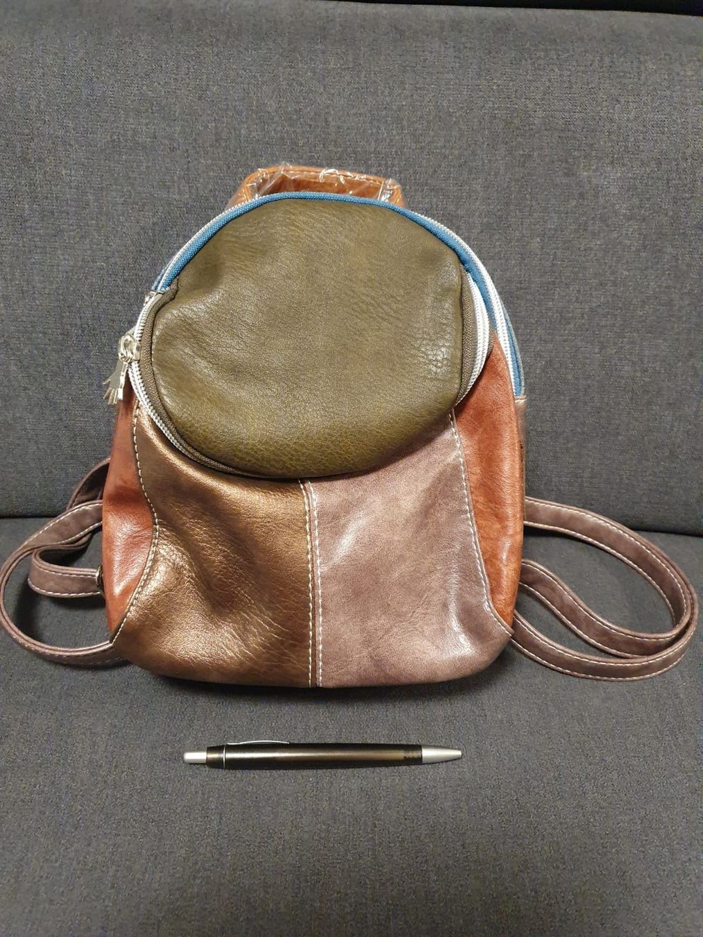 Zaini: Damen Rucksack multicolor – Nuovo (secondo la descrizione) da Rebstein venduto da James-Dean