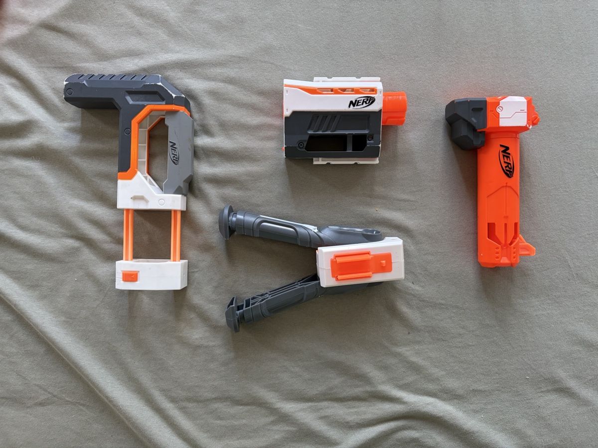 Nerf Giocattoli: Diverse Nerf Blaster+Zubehör – Usato da Goldau venduto da jan_2vzy 3