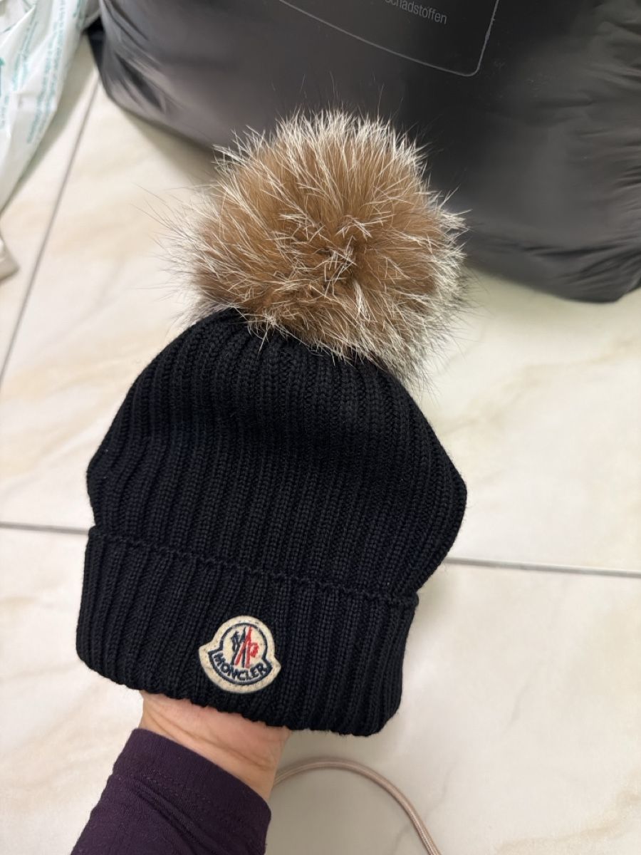 Copricapi, berretti & cappellini: Moncler Mütze Kinder  – Usato da Muttenz venduto da Suelaaa 2