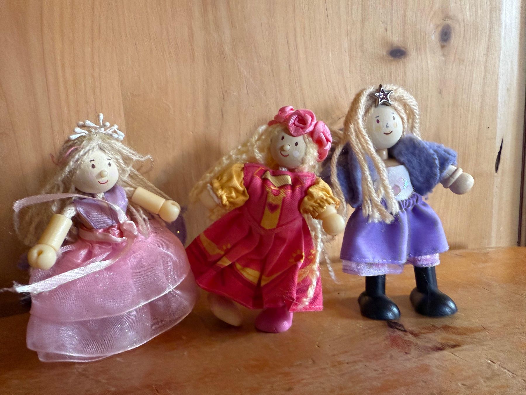 Case e mobili per bambole: Puppenhaus Möbel - 3 BFF sisters – Usato da Forch venduto da amabokke101