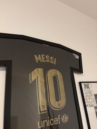 Messi Trikot mit unterschrift