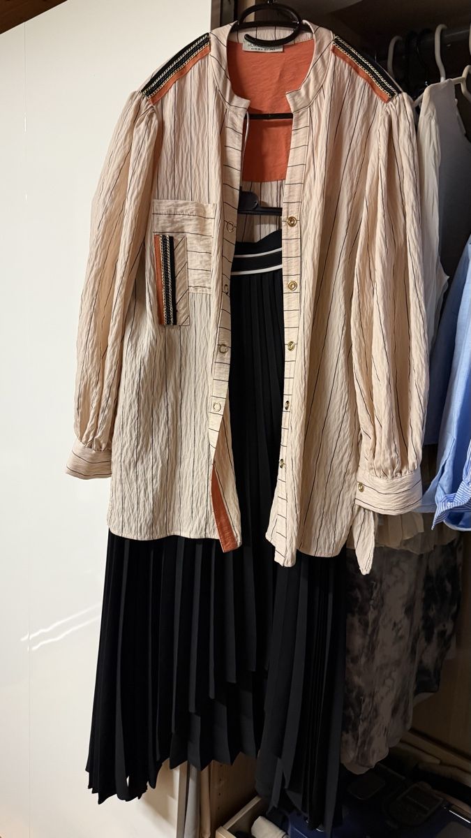 Blusen: Hukka Bluse Oversize-Style  Grösse M  – Gebraucht aus Haslen GL von rana04
