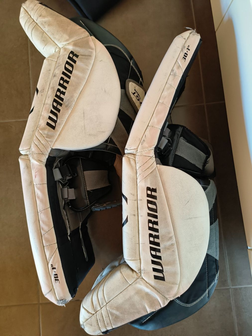 Protezioni & Imbottiture: Warrior Goalie Pads, Grösse 30+1" – Usato da St. Ursen venduto da claudiavontobel 1
