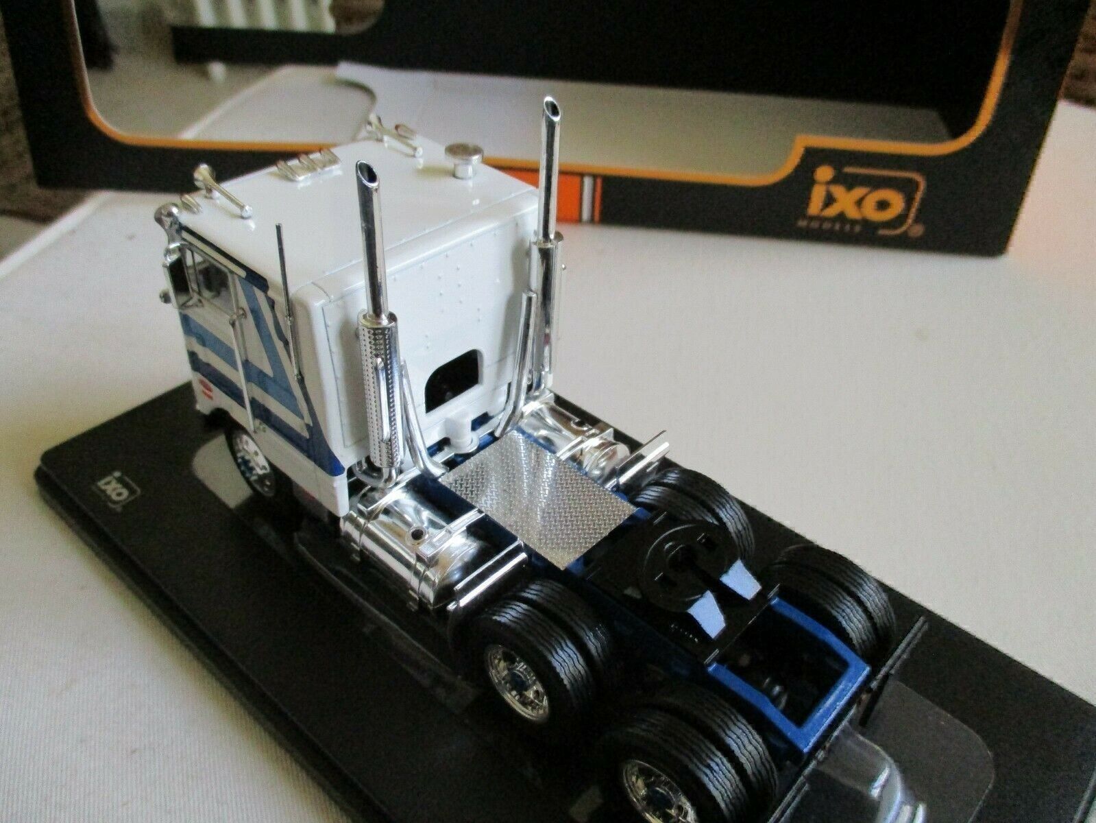 Peterbilt Modellini d'auto: Peterbilt 352 Pacemaker LKW Zugmaschine 1979 weiss / hell – Nuovo e nell'imballaggio originale da Gerlafingen venduto da espero88 7