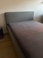 Super bequemes Bett mit Bettkasten,  Lattenrost inklusive