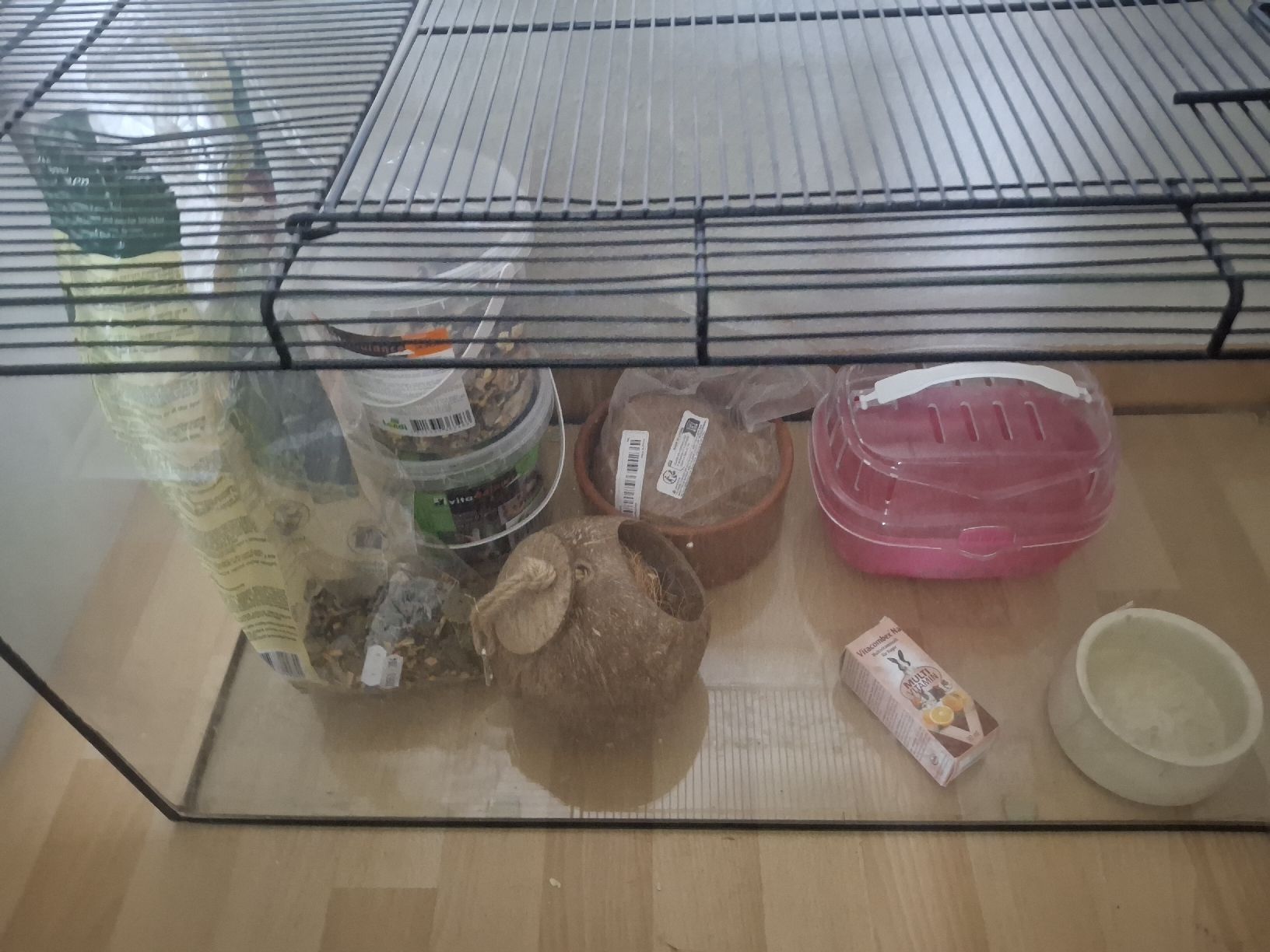 Cages, transport & sécurité: Hamsterkäfig mit Zubehör – D'occasion à Adligenswil par Raju 1