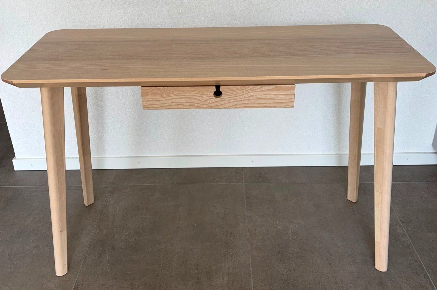 Ikea Tables: Table – D'occasion à Cheseaux-Lausanne par lna_w8xk