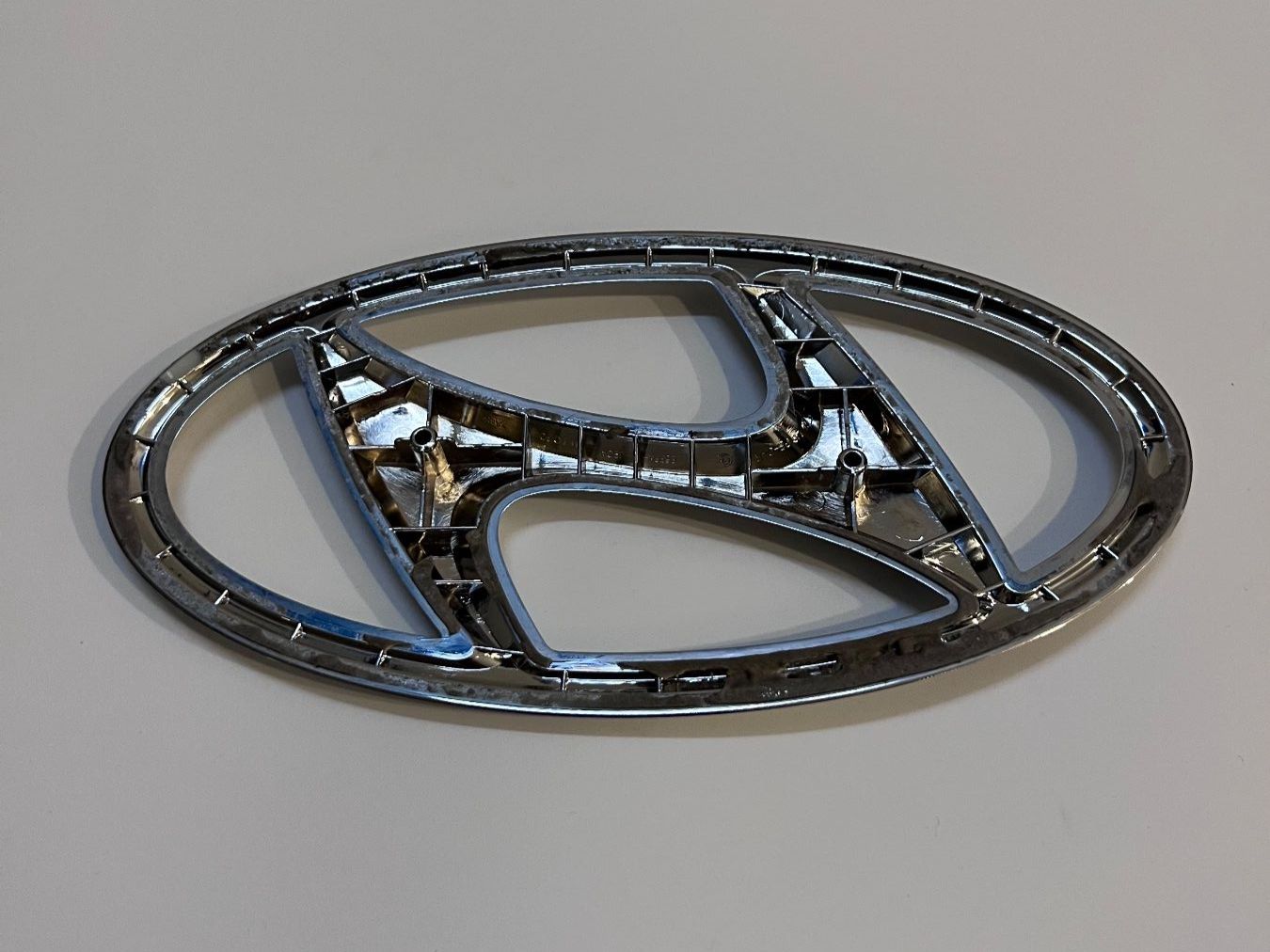 Hyundai Tutti pezzi di ricambio auto: Original Hyundai Emblem – Usato da Frauenfeld venduto da isa_9cy7 2