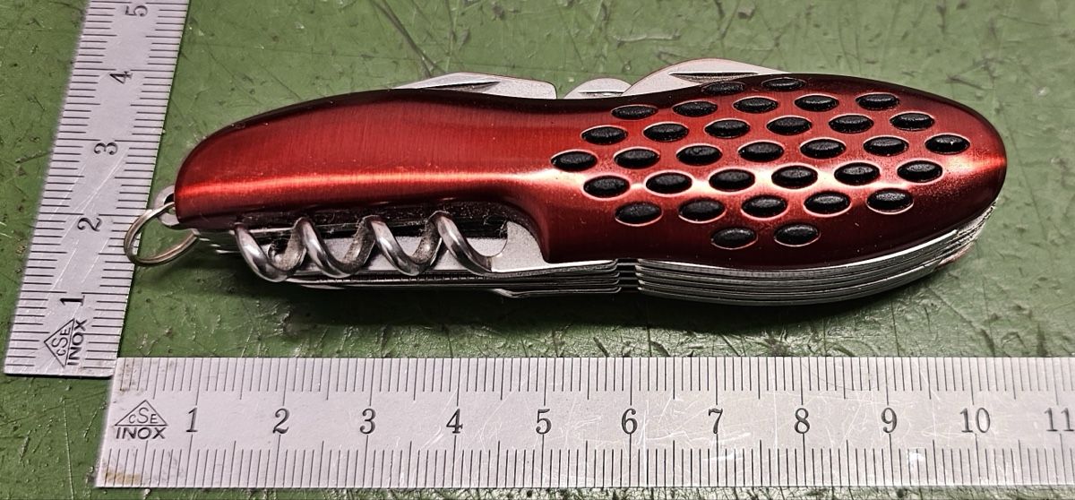 Coltelli tascabile: Neues multifunktionales Taschenmesser, Rot – Usato da Burgdorf venduto da gbergler33 4