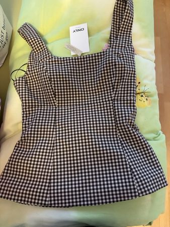 Only Top kariert schwarz weiss neu mit Etikett Grösse S