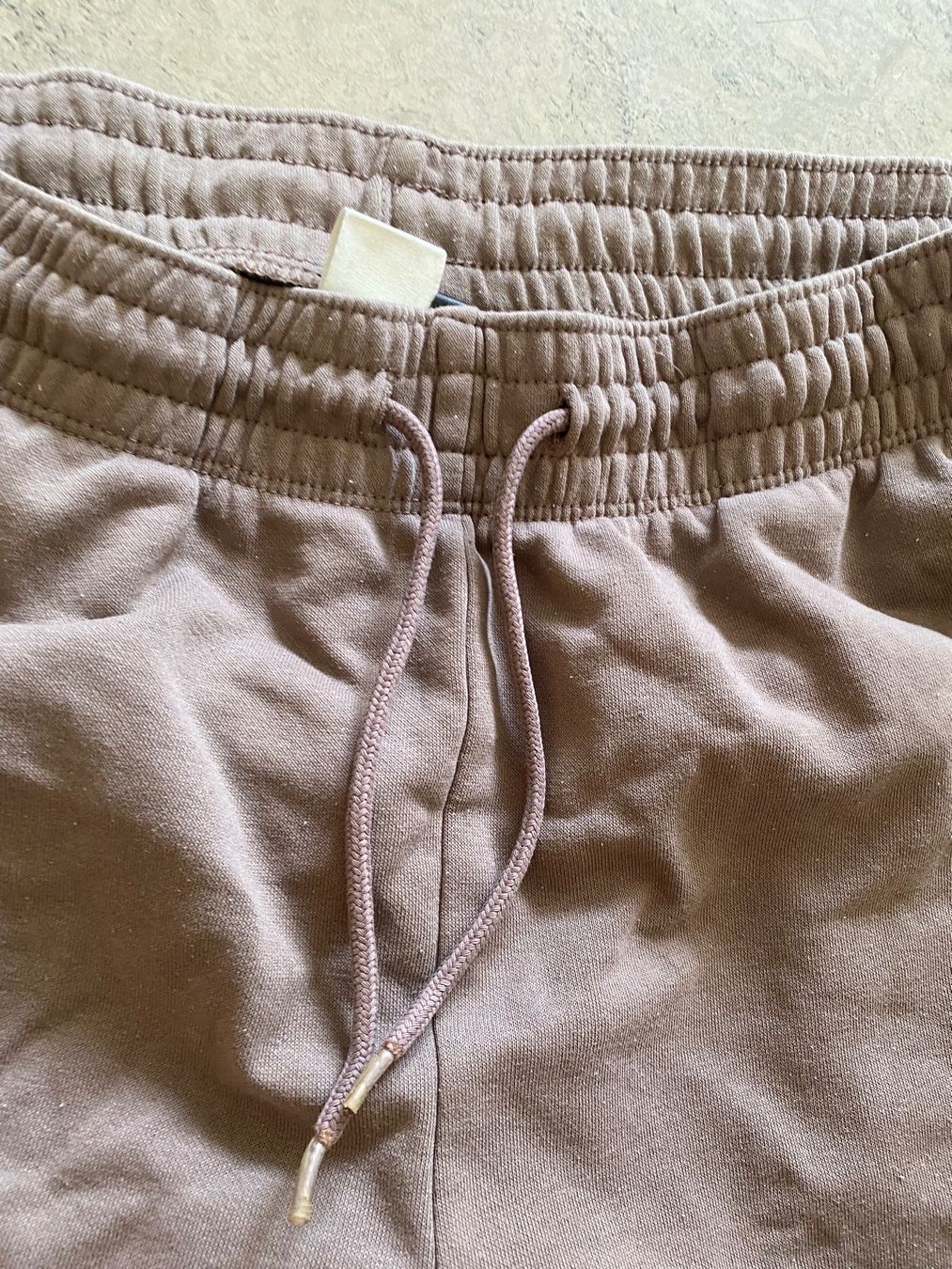H&M Pantaloni: H&M Trainer L beige-braun mit Taschen & Bändeli – Usato da Zürich venduto da Gamecards 3