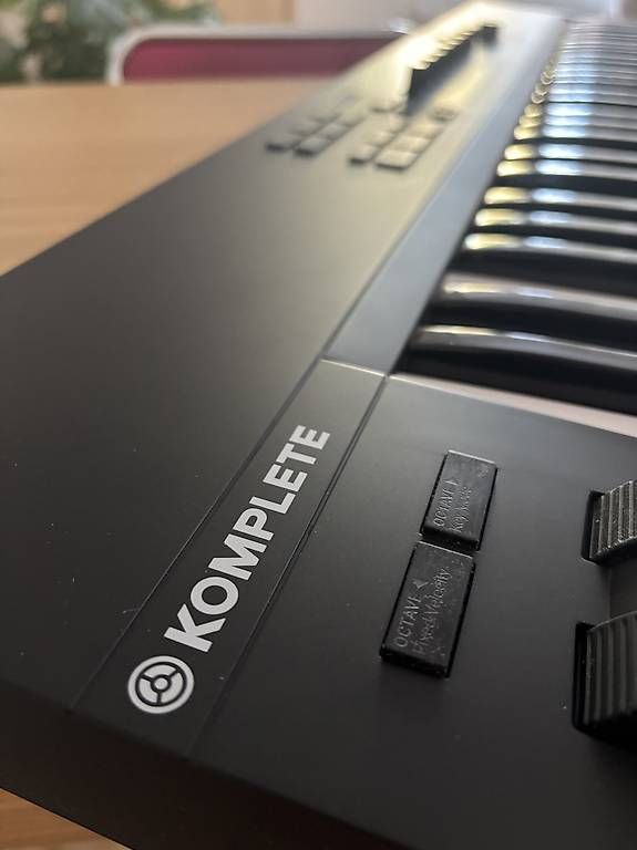 Native Instruments Musikinstrumente: Native Instruments Komplete Kontrol A61 – Gebraucht aus Winterthur von nclvs 1