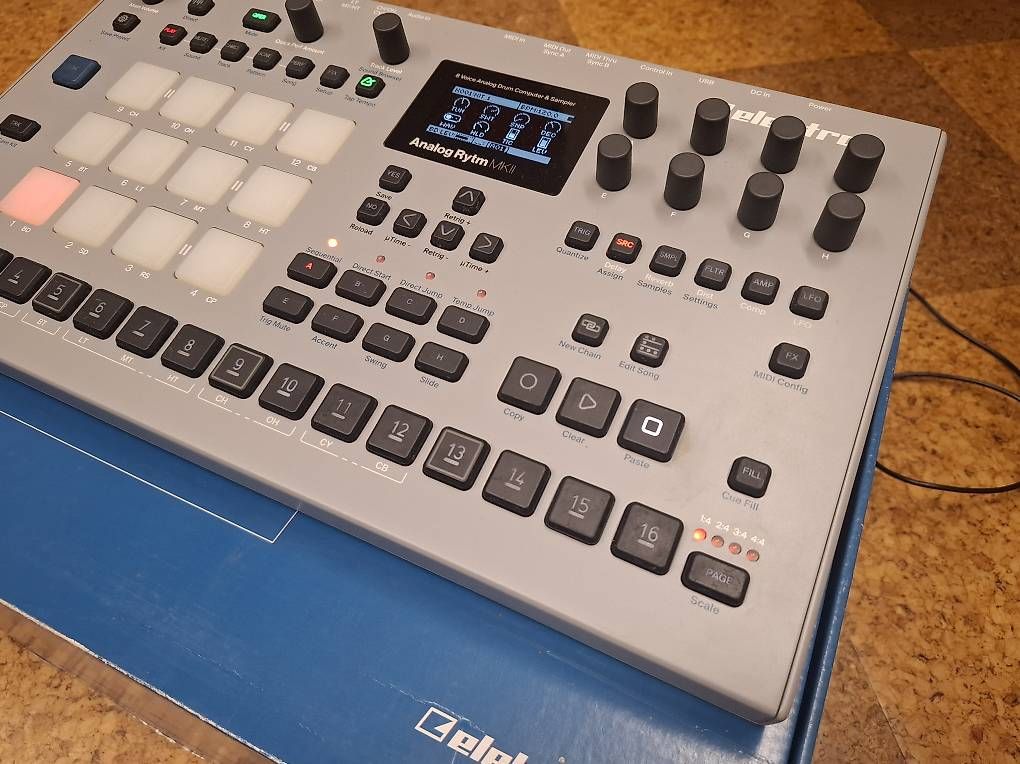 Instruments de musique: Elektron Analog Rytm MK2 – D'occasion à Port par Sinusgenerator 3