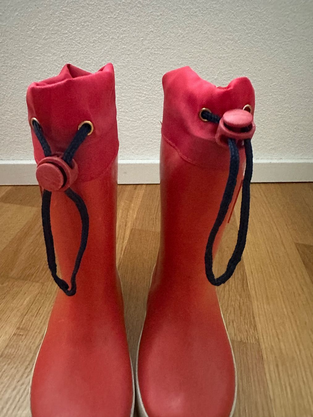 Tommy Hilfiger Scarpe per ragazzi: Gummistiefel Rot Grösse 24 Tommy Hilfiger – Usato da Unterägeri venduto da StefanGekko 6