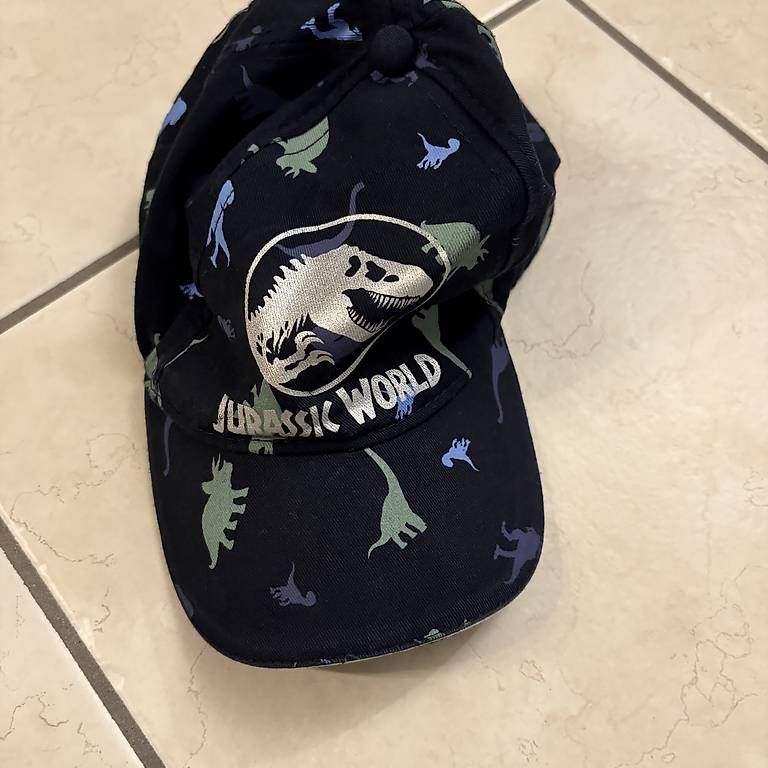 Giacche & Cappotti: Jurassic world cap grösse 110 – Usato da Zimmerwald venduto da wuff81