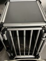 Praktische Hunde Transportbox aus Aluminium,