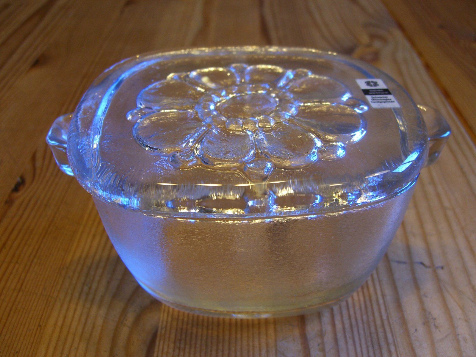 Bicchieri: hübsche Glasdose mit Deckel, CH Diamantglas handgegossen – Usato da Winterthur venduto da Gaia 9