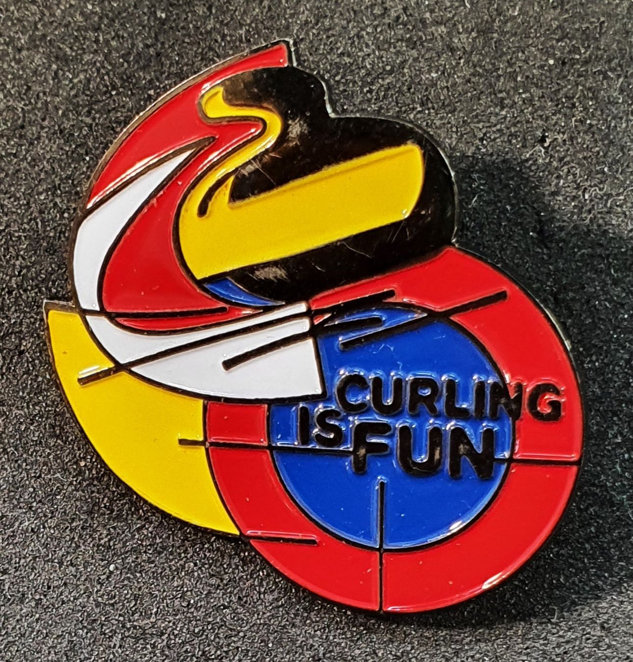 Placchette & Badge: BB897 - Pin CURLING IS FUN – Usato da Reinach BL venduto da Boston-Verkauf