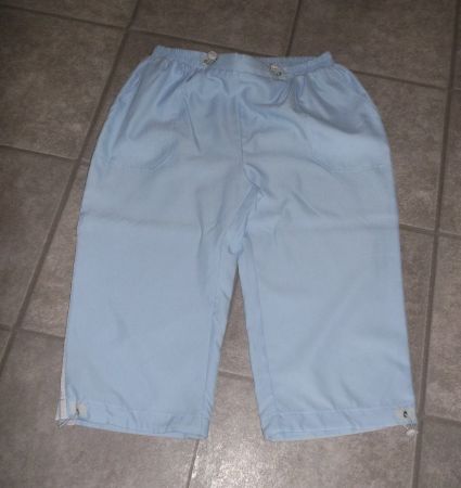 neue 3/4 Damenhose Grösse L