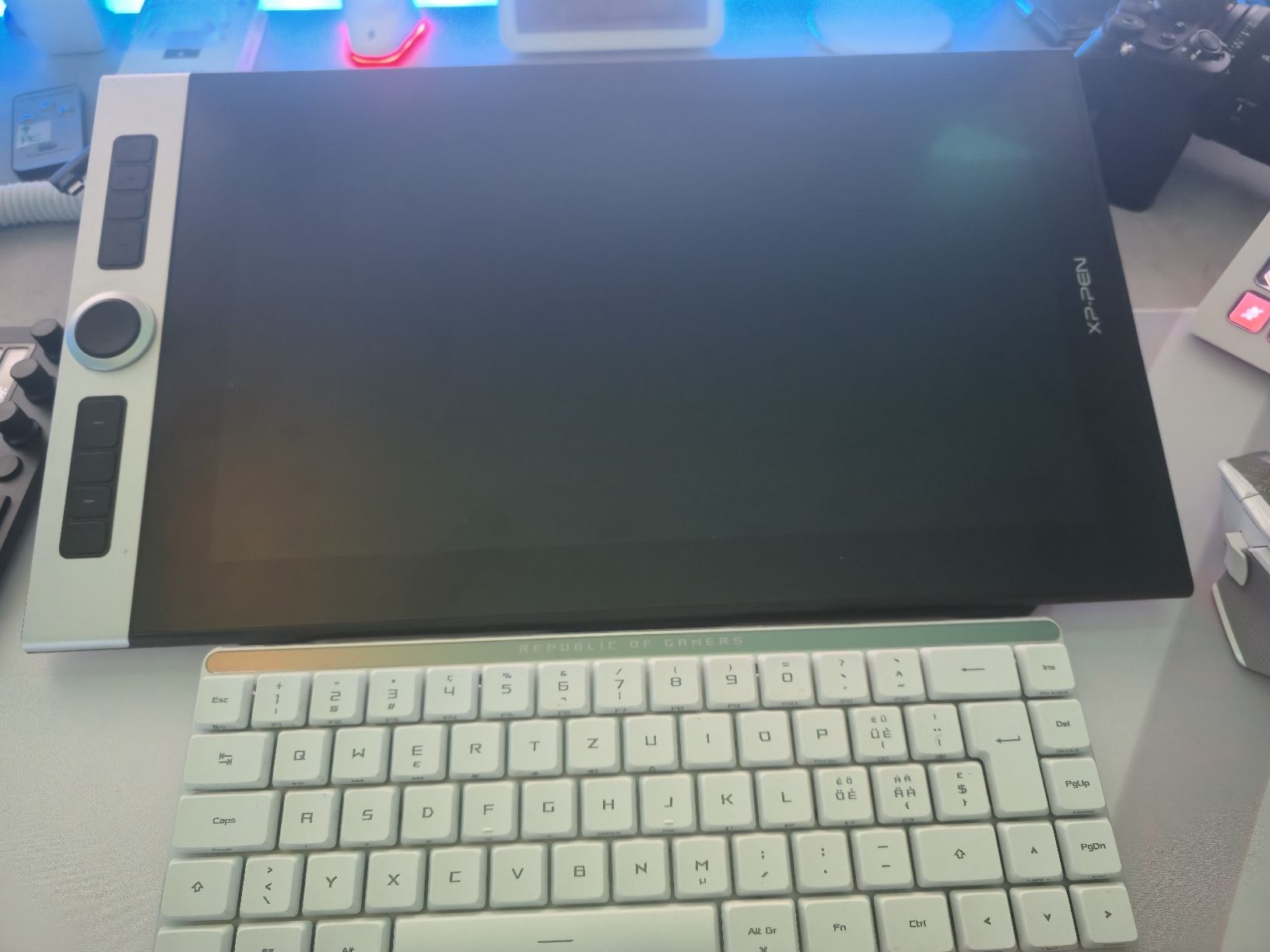 Tablet PC: Tablette graphique XP-PEN Innovator 16 - quasiment pas servi – Usato da Les Hauts-Geneveys venduto da lau_dk79 1