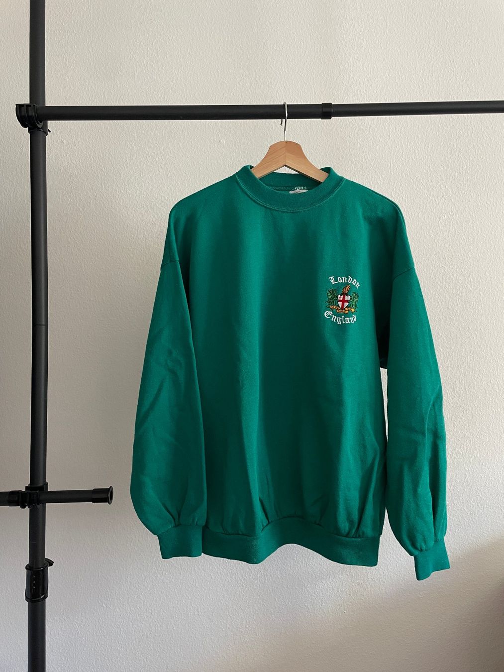 Maglioni & Felpe: Einzigartiger London-Pullover – Usato da Luzern venduto da tim_nk6b