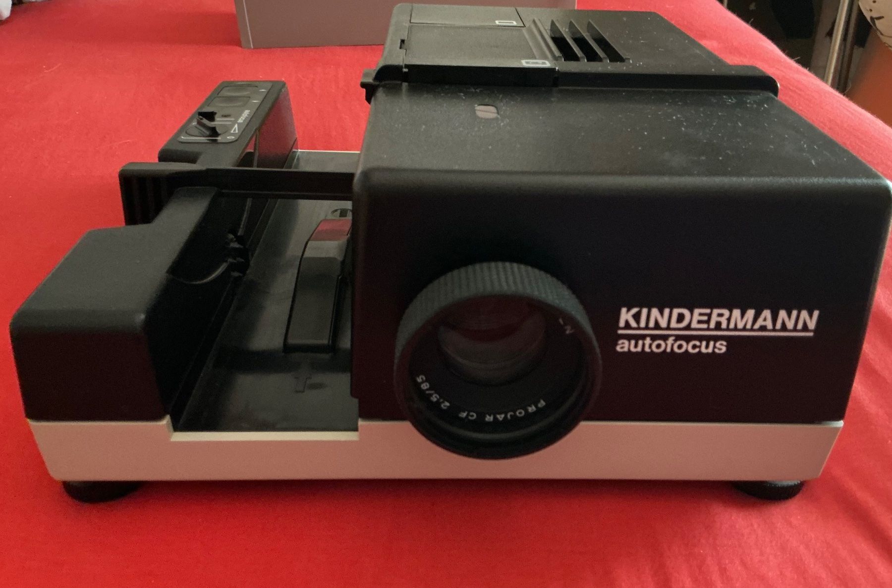 Proiettori: Diaprojektor / Kindermann autofocus – Usato da Stettlen venduto da togram4