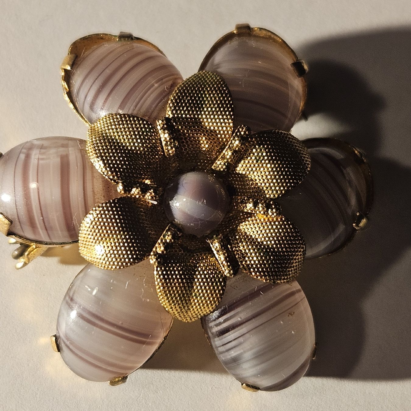 Spille & Fermagli: Goldene Brosche Blume mit Steinen SIGNED Bijoux – Usato da Kriens venduto da gra_fhn7