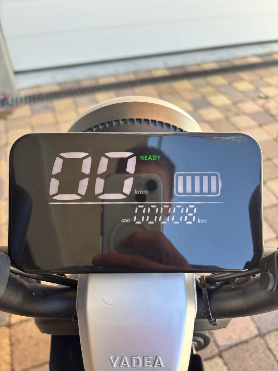 Yadea Scooter: Scooter Yadea 25km/h – Nuovo (secondo la descrizione) da Cottens FR venduto da ginop 7