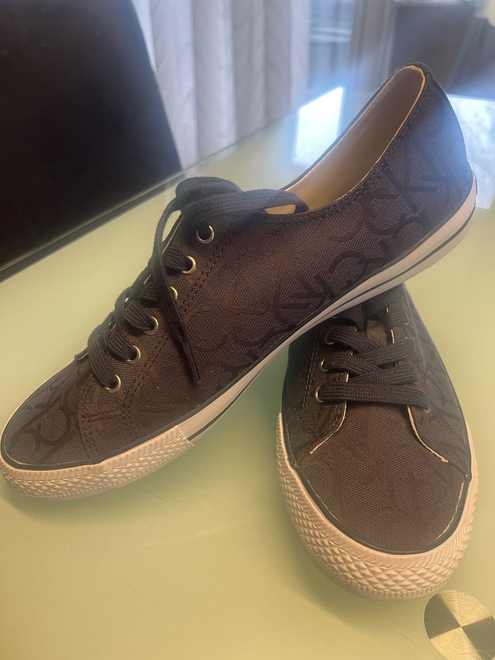 Calvin Klein Scarpe da donna: Calvin Klein Sneaker Gr. 41 – Nuovo (secondo la descrizione) da Frauenfeld venduto da stern081