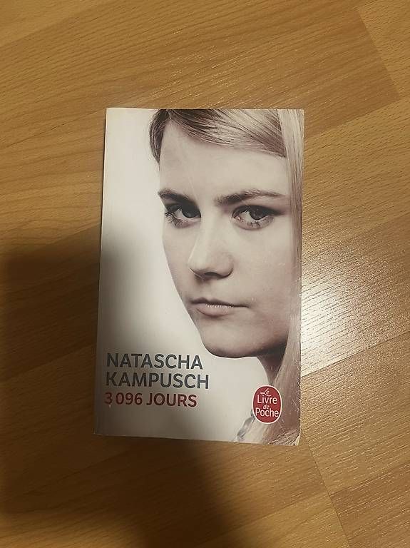 Livres: 3096 jours Natascha Kampusch – D'occasion à Chavannes-Renens par luc_52p8 1