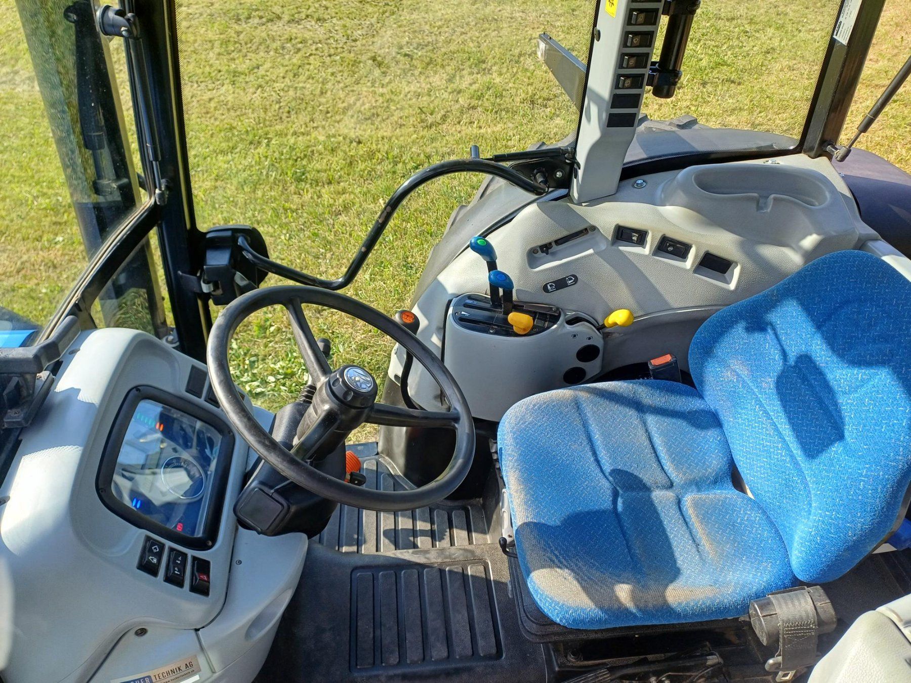 New Holland Trattori: New Holland T4050 – Usato da Flühli LU venduto da FBU03 2
